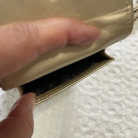 Elegant Gold Phone Wallet with Strap - Picture 5 of 6